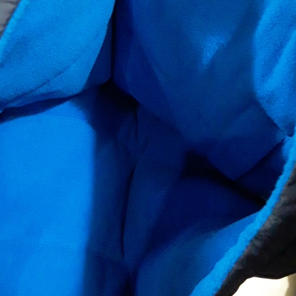 New North Face Youth jacket - Picture 3 of 7